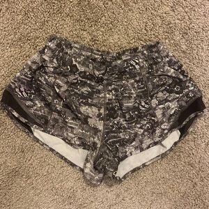 Lululemon hotty totty 6 reg